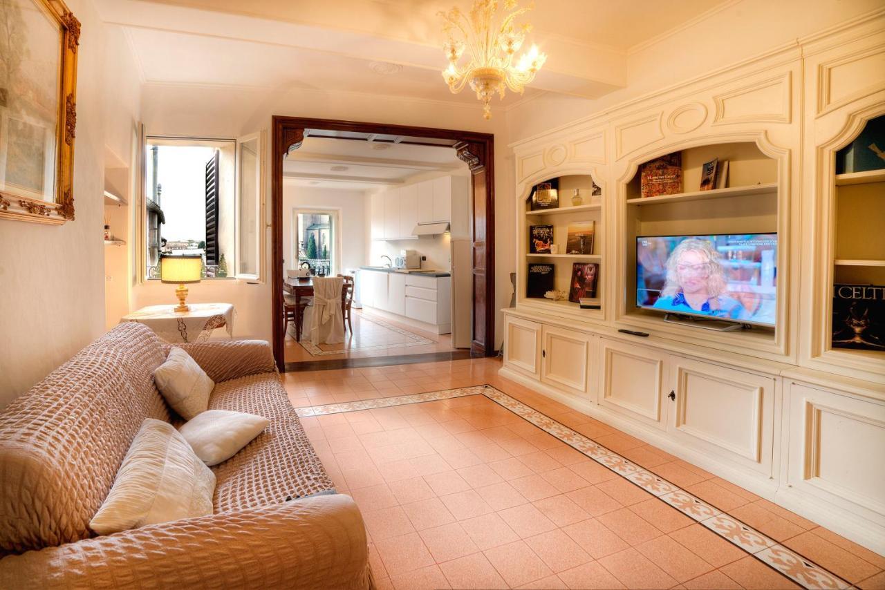 Dama Charming Apartment 100M From Piazza Del Campo Siena Luaran gambar